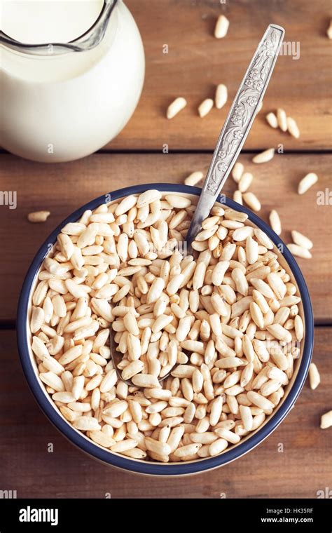 Puffed rice cereal hi-res stock photography and images - Alamy