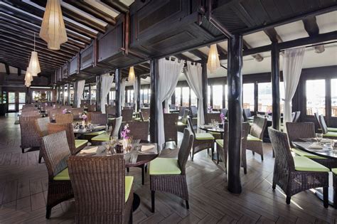 Jumeirah Beach Hotel Restaurants and Bars | Jumeirah | Beach hotels, Hotel, Hotel restaurant