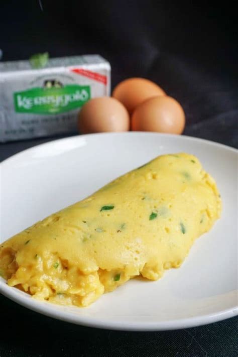 Classic French Omelette - KetoConnect