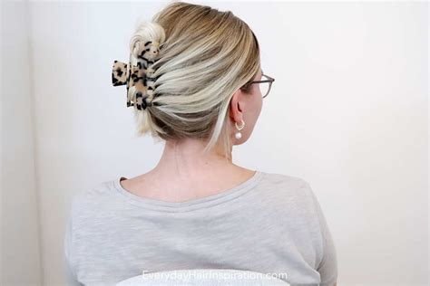 How To Put Your Hair Up In A Claw Clip Hairstyle - Everyday Hair ...