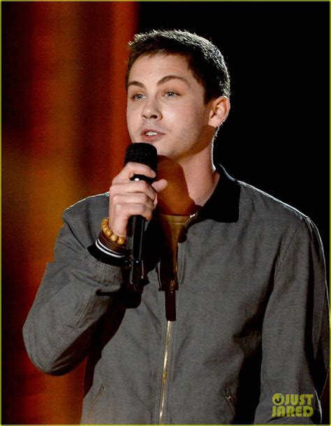 Logan Lerman & Alexandra Daddario - MTV Movie Awards 2013: Photo ...