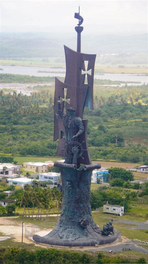 Christopher Colombus statue in puerto rico : r/megalophobia