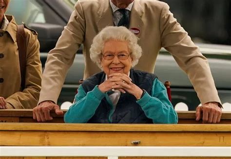 Queen full of smiles at Royal Windsor Horse show after torrid year ...