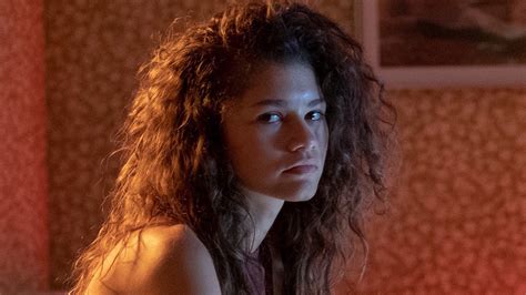 Did Rue Die In The 'Euphoria' Season 1 Finale? Fans Are Trying To Make ...