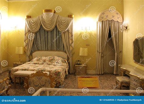 Classic Style Bedroom. Istana Negara, Jalan Tuanku Abdul Halim. Royal ...