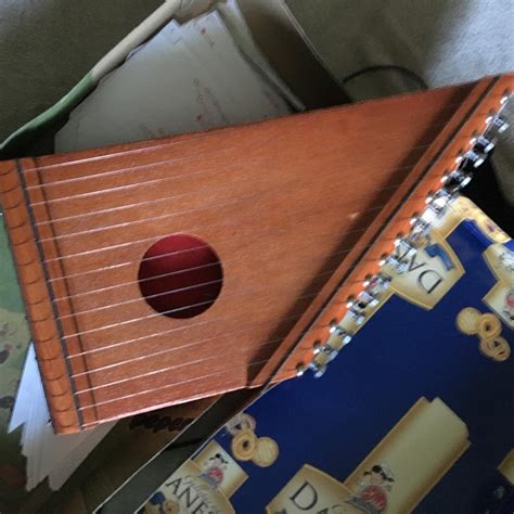 Salterio instrument with sheet music - Depop