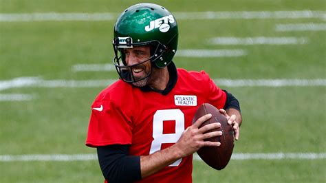 Aaron Rodgers Practicing With The Jets