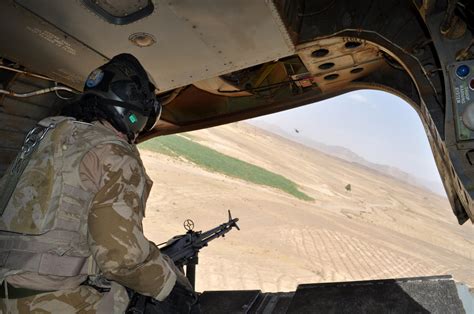 Helmand Blog - Afghanistan: PICTURE of the day: RAF Chinook in Helmand ...