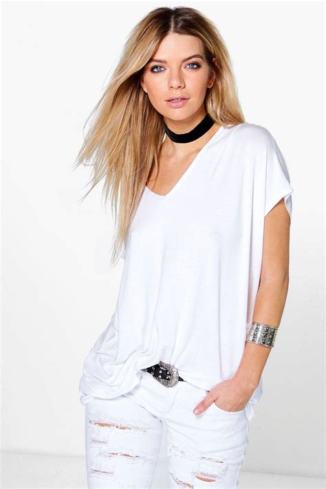 Boohoo Womens Isobel Oversized V Neck T-Shirt | eBay