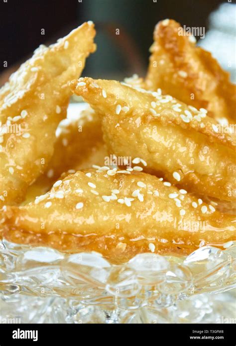 Sweet arabic algerian samsa samosa Stock Photo - Alamy