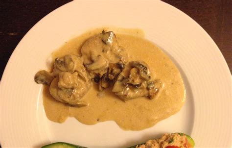 Filet mignon de porc sauce champignons de Paris : Recette de Filet mignon de porc sauce ...