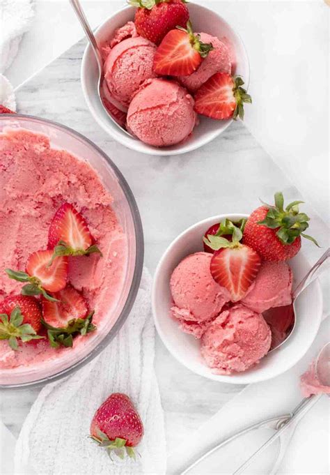 The Best and Easiest Strawberry Gelato Recipe - Chef Dennis