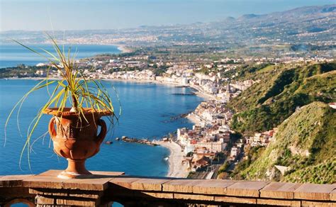 TAORMINA AND NAXOS GARDENS TOUR - SICILY