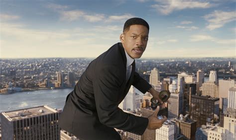 [Movies] 'Men in Black 3' is all red, white and blue