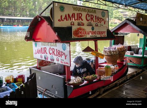 Lembang, Indonesia - December 12, 2023: Food vendors at the Floating Market Lembang Stock Photo ...