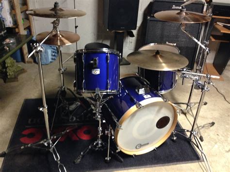 Drum set/ Minimal drum set/ Paiste Cymbals/Sabian cymbals/drum set ...