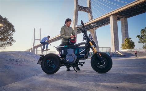 BMW starts production of their lowest-costing electric motorcycle yet ...