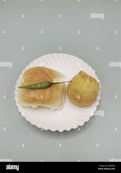 Mumbai Vada pav Stock Photo - Alamy