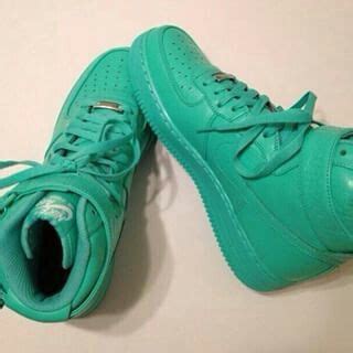 Pin by Anne Marie on shoes.. 👟 | Sneakers nike, Sneakers, Nike shoes outlet