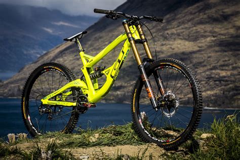 best setup downhill bikes 2016 - Google Search | Bicycle mountain bike, Downhill bike, Racing bikes