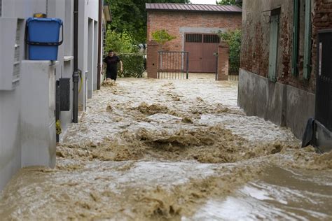 Italy's deadly floods are yet another example of climate change extremes, experts say | Euronews