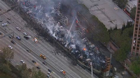 2 fires light up Los Angeles night sky | KABC7 Photos and Slideshows ...