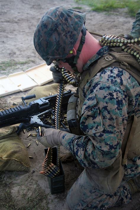 DVIDS - Images - 2nd LAAD Marines shoot straight during weapon systems training [Image 7 of 9]