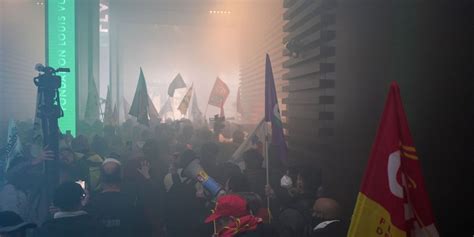 LVMH’s Paris Headquarters Stormed by Protesters - WSJ