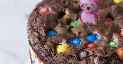 M&M Chocolate Brownie Birthday Cake | Treets