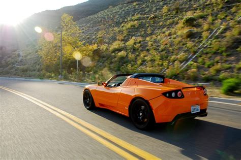 Upgraded Tesla Roadster Battery Will Cost Drivers $290 a Mile | Edmunds