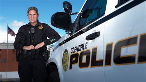 Glendale police officer helped family get off the street