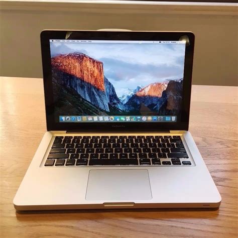 Macbook Pro 2010 13 - dual graphics - Core2duo 2.4 Ghz - 4 GB Ram - Ableton - Logic - Photoshop ...