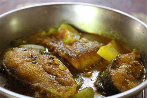 Sobji die Rui Macher Jhol/ Light Rohu Fish Curry with vegetables - Fish