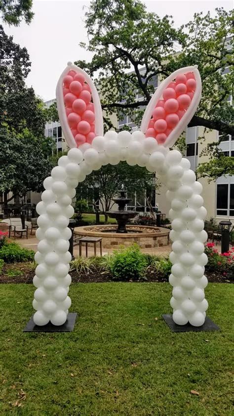 Easter Bunny Arch | Easter balloon decor