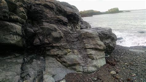 Northeastern geologists publish guide to bedrock formations in Boston Harbor - Northeastern ...