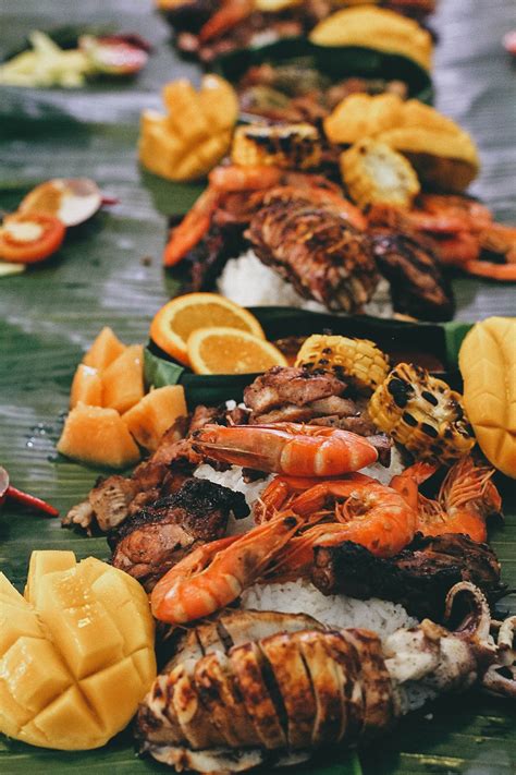 Boodle Fight Manila. Kainan Na! | Will Fly for Food