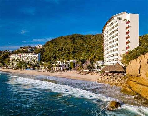 12 Stunning Puerto Vallarta Hotels on the Beach