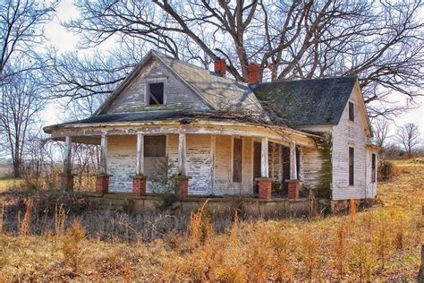 Abandoned farmhouse in Stone County, Missouri (Robert McCormick ...