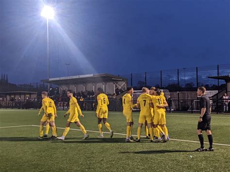 Bees Dynamic Display Downs The Dynamo | Harborough Town Football Club