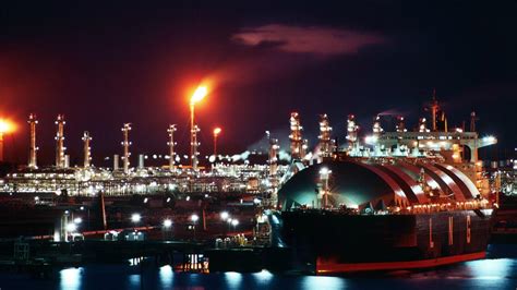 Global LNG Prices Fall on Lackluster Demand