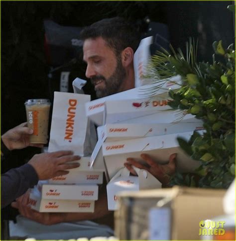 Ben Affleck Balances So Many Dunkin Donuts Boxes While Filming ...