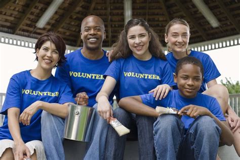 How Can I Get a Job With FEMA As a Temporary Disaster Relief Volunteer? - Woman