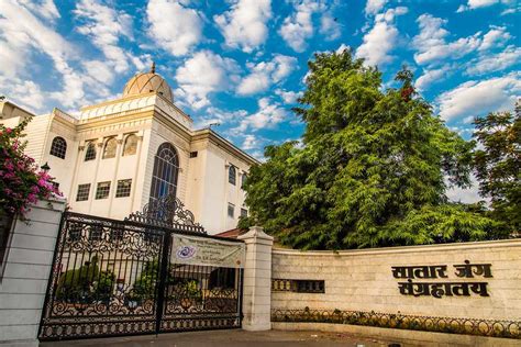 Salar Jung Musuem (Hyderabad) Timings, Clock, Images