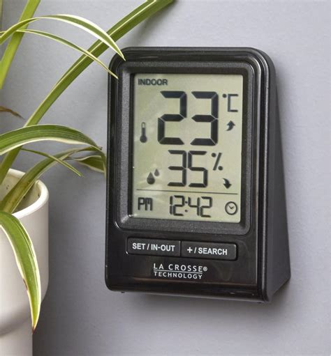 Dual-Display Indoor/Outdoor Weather Station - Lee Valley Tools