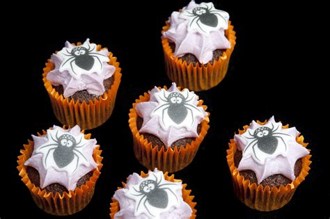 Image of spider cup cakes | CreepyHalloweenImages