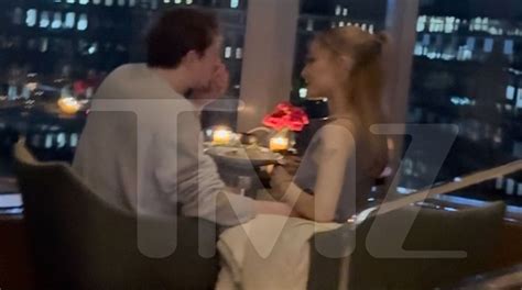 Ariana Grande, Ethan Slater get touchy-feely on NYC dinner date