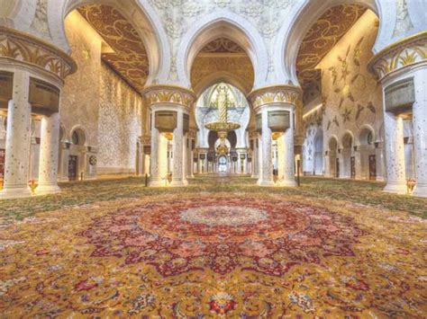 UAE's Sheikh Zayed Grand Mosque has the largest carpet