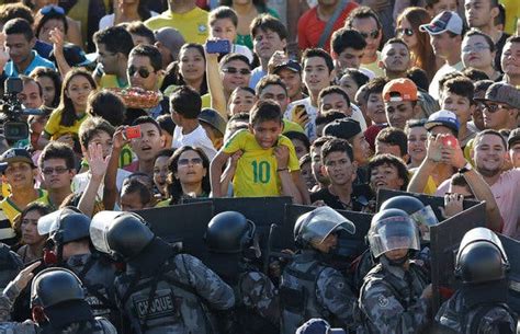 World Cup 2014: Brazil's Fans Nervously Eye Colombia - The New York Times