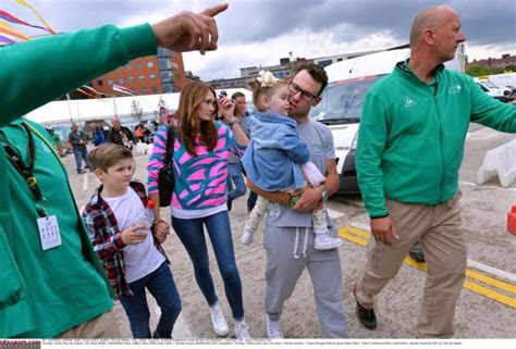 Mark Cavendish with his family. Photos | Cyclingnews.com | Mark cavendish, Tour de france ...