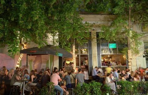 Athens at Twilight Night Tour with Drinks and Meze Dishes | GetYourGuide